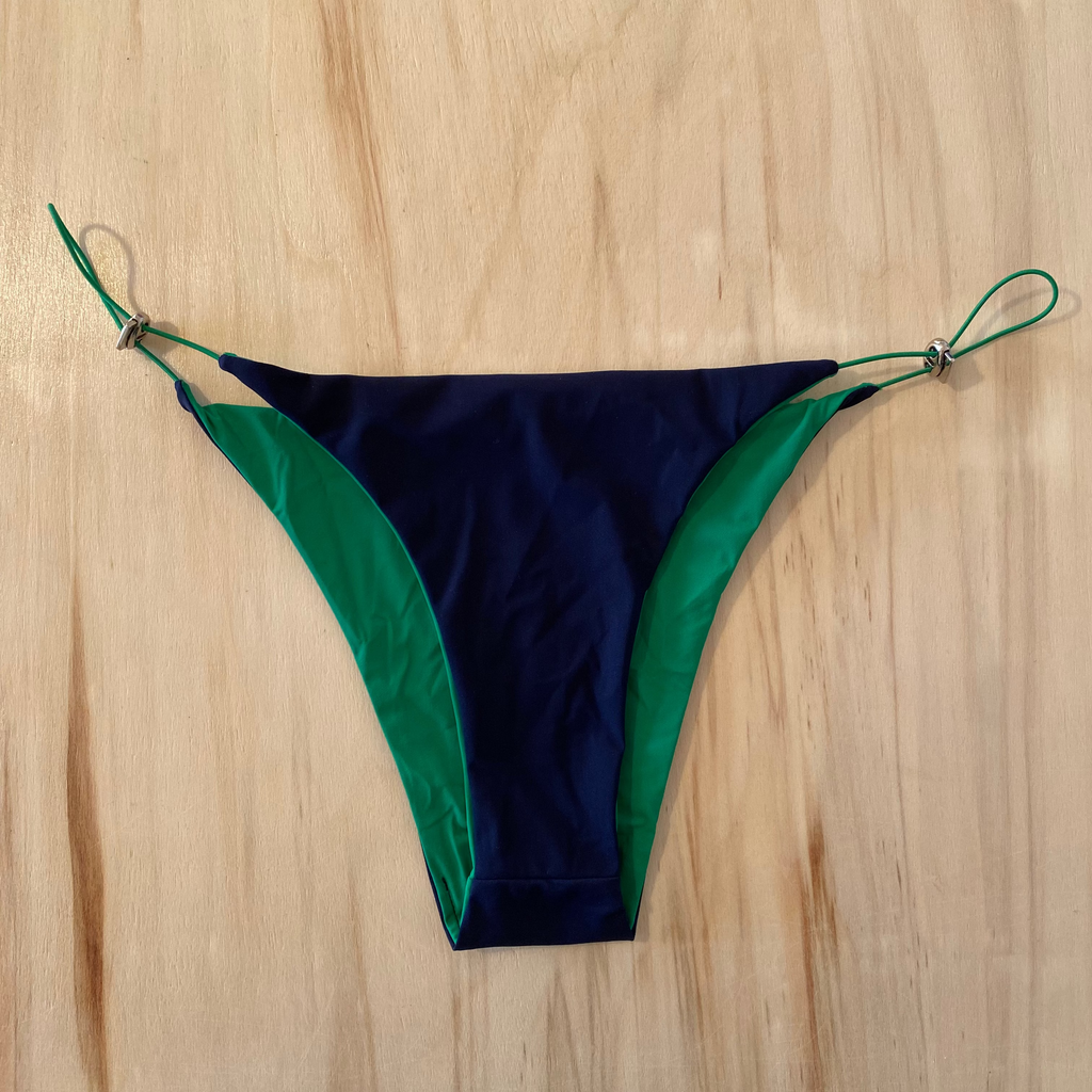 the string bikini bottom