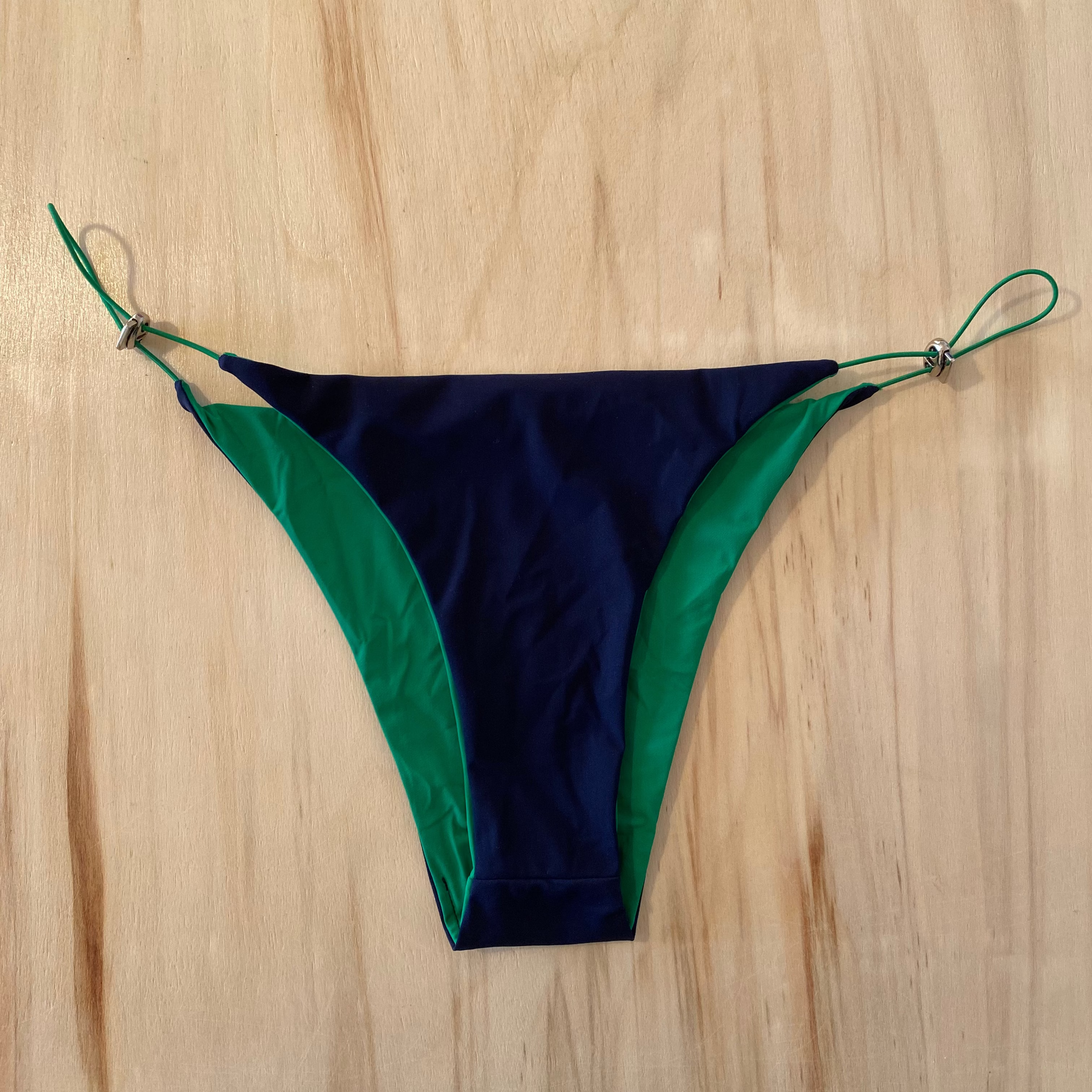 the string bikini bottom