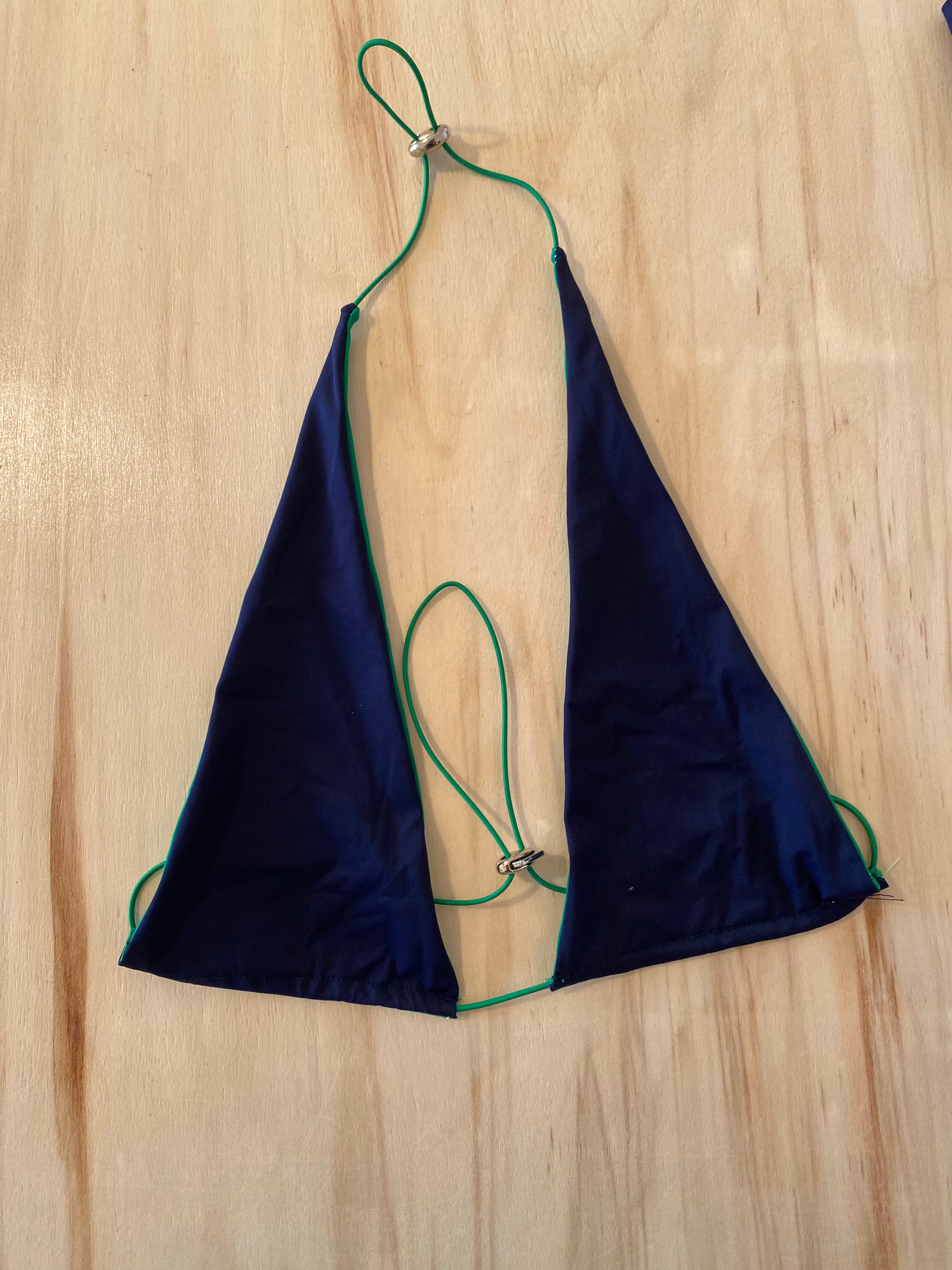 The string bikini top